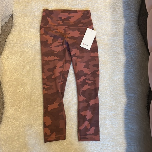 Lululemon pants wunder crop 23 size 6 - Picture 4 of 5